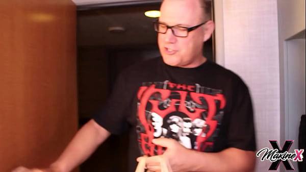 Cougar Maxine X Drills & Eats Skylar Harris' 19-Years-Old Pussy!