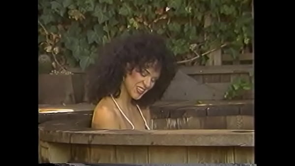Smart brunette babe Kimberly Carson working in the bath-house proposed one of their client optional service not pointed in the priced catalogue