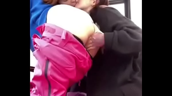 Sexe Entre Femmes, En Public
