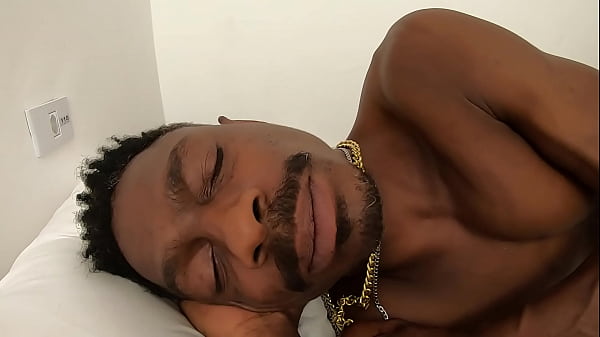 Izabela Pimenta feels the gifted man's black cock in her fur