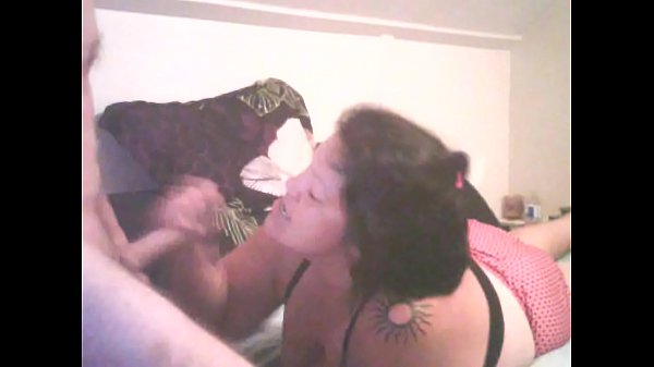 Beautiful deep throat, working that cock!
