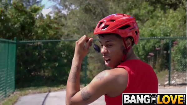 Download Video - WTF&excl; Brandi Bae Having A Good Time With A Huge Cock