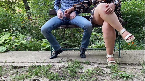 Download Video - Gorgeous stranger holds my cock while I pee in the park