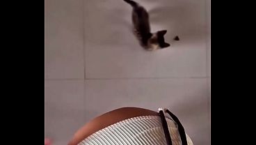 Evyy Lunaa slapping her bubble butt