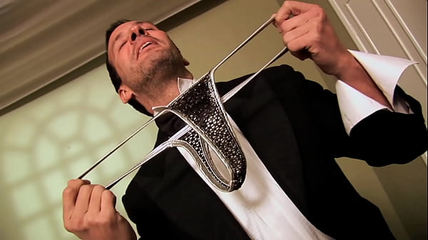 Ebony Goddexxx Has Her Pussy Stuffed With White Meat During Interracial Fuck