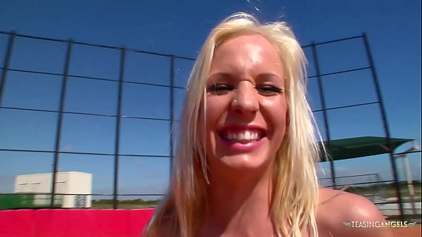 Public flashing gets put to an end once the blonde starts begging for a creampie