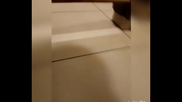 Download Video - Pelad&atilde;o no banheiro do McDonald's