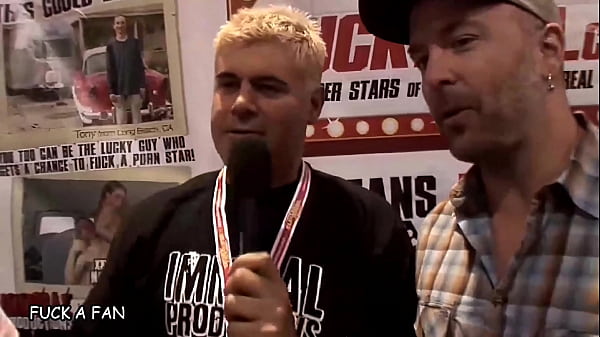 Charlie Lynn Rides Bryan Braxton's Hard Cock at the AVN Show!