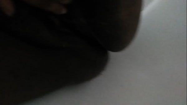 thumb peeing