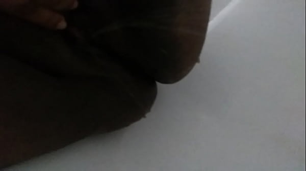 thumb peeing
