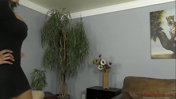 Halle Hayes Makes Landlord Worship Her Perfect Ass