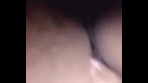 Morra meti&eacute;ndose sus dedos