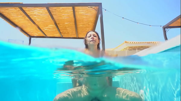 TaliaMint learning how to suck fuck Underwater
