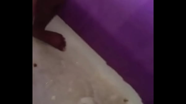 Mi novia me pide un video para masturbarse en casa