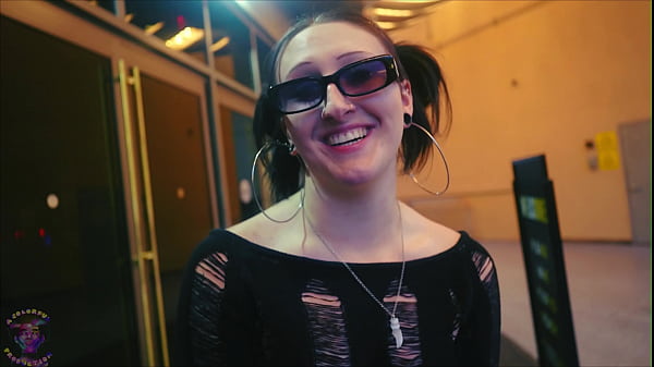 Super Hot White Slut Raven Vice Gets Greeted And Seduced By Old Man At The Golden Gate Casino In Las Vegas