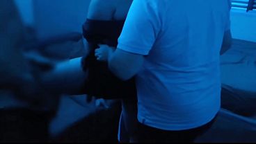 Camila Voluptas marca gang bang com 10 caras em ap&ecirc; no Centro de SP e o Ed filma e participa como se fosse um single do grupo
