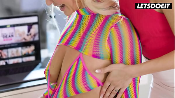Stunning Blondies Delightful Erotic Affair - A GIRL KNOWS