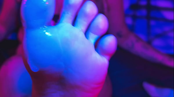 Paola Loves To Suck Her Toes