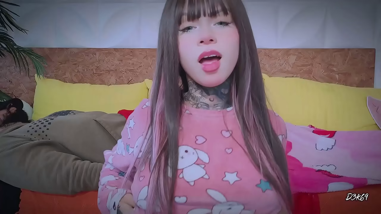 Juicy stepsister Cat wakes up, cock ready to fuck her ass