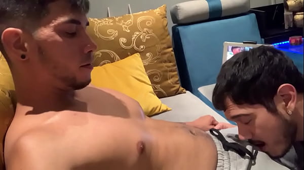 Sexy hetero muscular tatted up seduce me for 3 ...