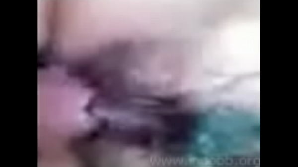 thumb ena blushing