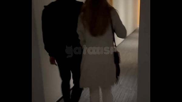 Download Video - Conheci um gato roludo no pagode&comma; levei ele embora&comma; chupei no carro enquanto corno dirigia e dei gostoso no quarto - COMPLETO NO RED