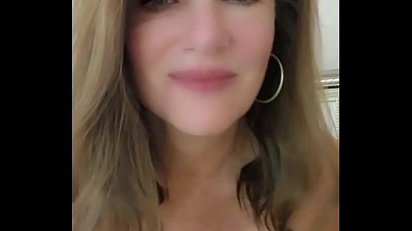 Rawr&hellip; Come Tame This Sexy MILF