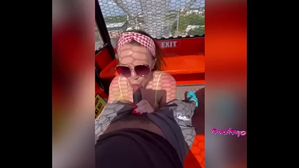 State fair slut sucks dick on the Ferris wheel
