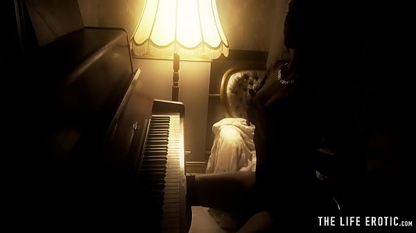 Watch this sexy teen beauty masturbating as she plays the piano