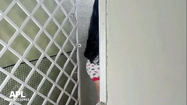 Download Video - Me gusta esperar a mi hijastro cuando su padrastro no esta en casa para darle un buen recibiento en casa