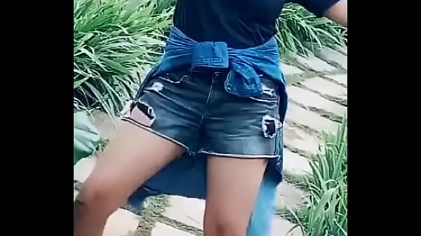 Jeune Deshi Gros Seins