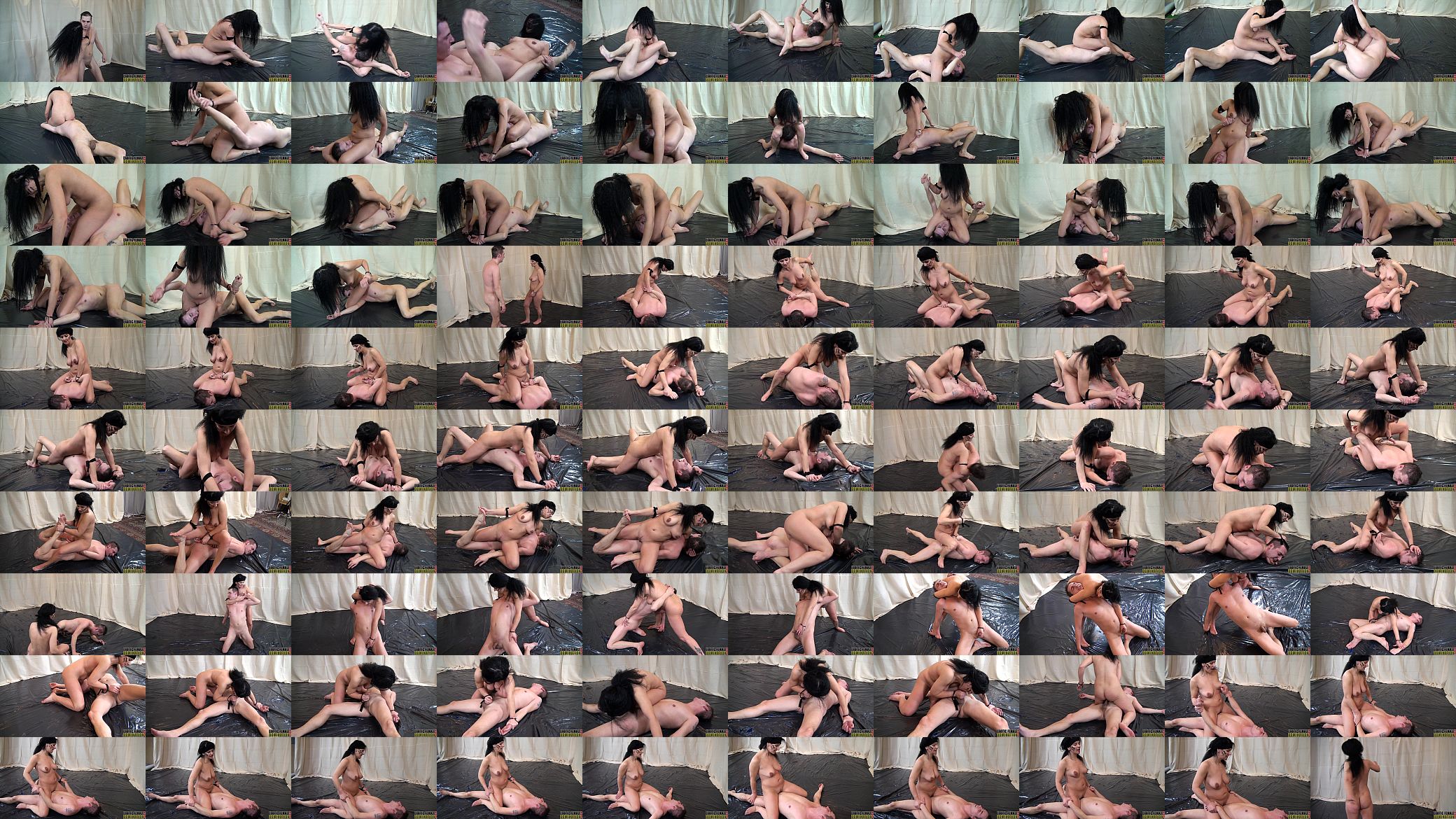 Nude Women Fighting Against Her Nude Male Opponent 预览图
