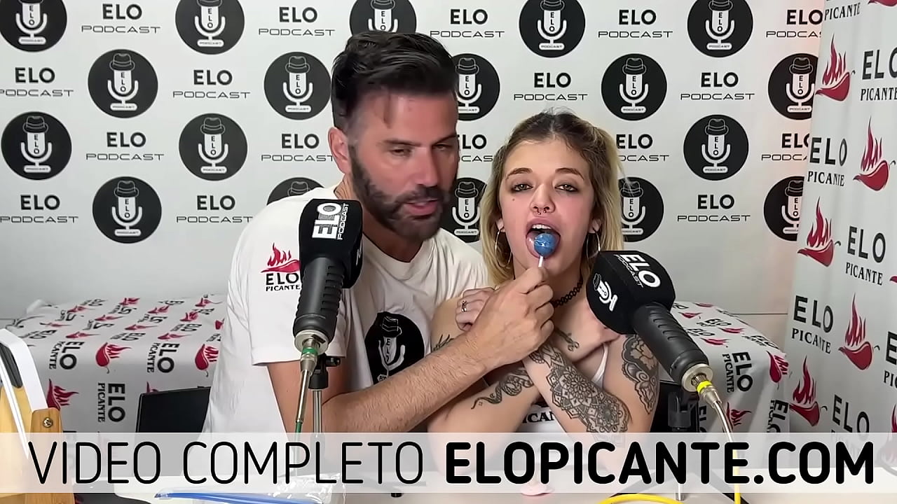 MILE GOMEZ CHUPA LA PALETA BON BON BUM DE ELO PODCAST
                    elo picante elo podcast cuarto picante mile gomez jovencitas argentinas muchos negros