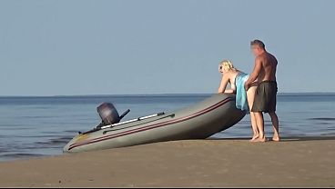 Mature bitch asked for the boatman's dick herself