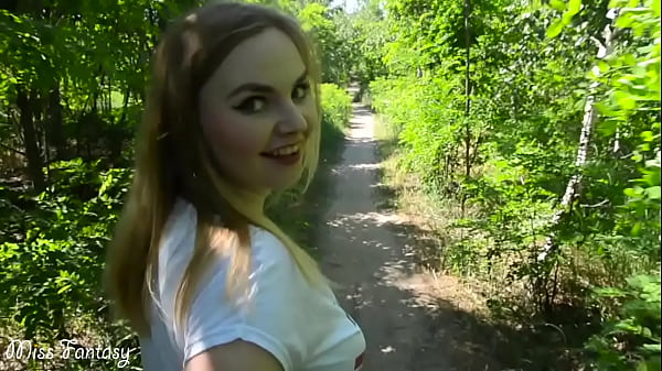 Download Video - Cute girl sucks cock in the park