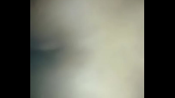 Meu cuzinho sendo aberto por um pau groso