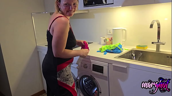 Sexy Dani Woodward Loves To Fuck And Suck Dicks