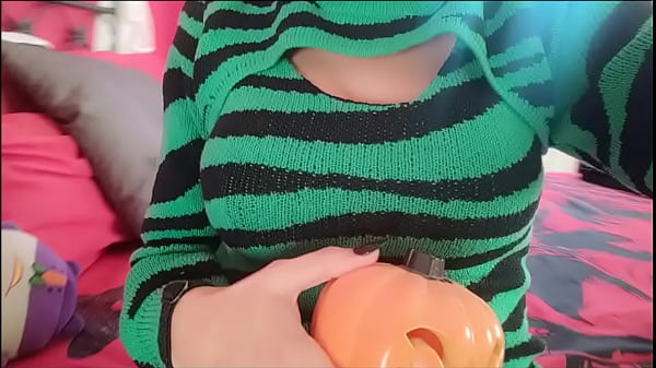 enjoy my halloween style and....my boobs