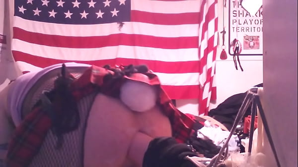 Je Joue Juste Avec Mon Jouet Dans Mes Vêtements.