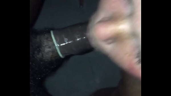 thumb tinder thot chewing