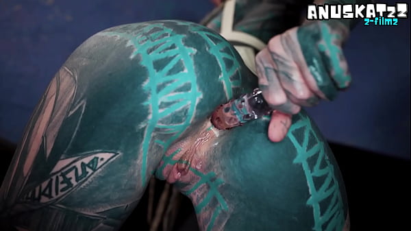 Latex Tattoo Girl's Anal Masturbation Squirt and Metal Toy