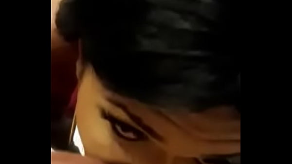 Download Video - Amanda Goulart  Chupando Rola At&eacute; o Cliente  Gozar