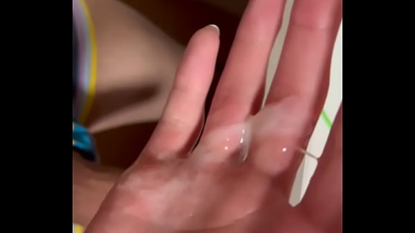 Masturbation Secrète Pendant Que Mon Ami Dort