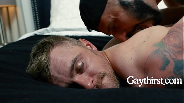 Download Video - Homeless Man Finds A Shelter For His Needs - Romeo Davis&comma; Ryan Jordan