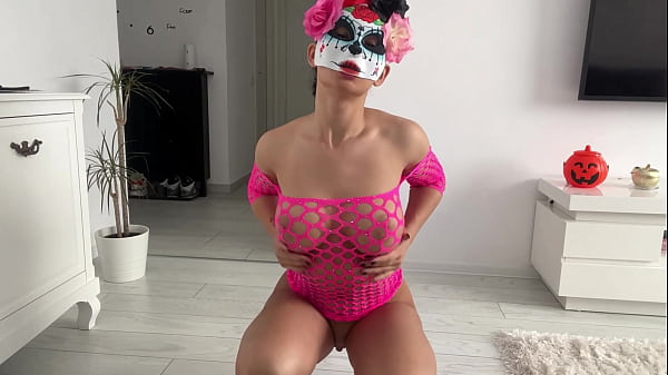 A dildo isn't enough for her, she needs a real dick,real creampie