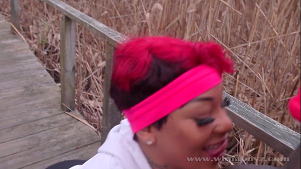 Cali kush big booty gets bang outdoors while running