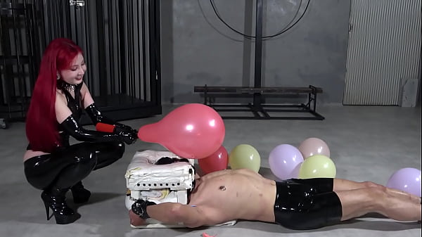 Japanese Femdom Balloon Popping and Facesitting