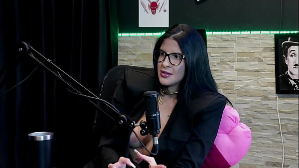 She likes to give ass, gave tips for good anal sex, married a client, but doesn't see herself ready for a relationship - Leticia Braga (WATCH: SHEER/RED)