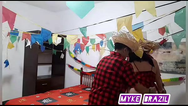 Good party with Zayra pik and the vagabond is myke brazil at the São João festival 2024 complete on sheer