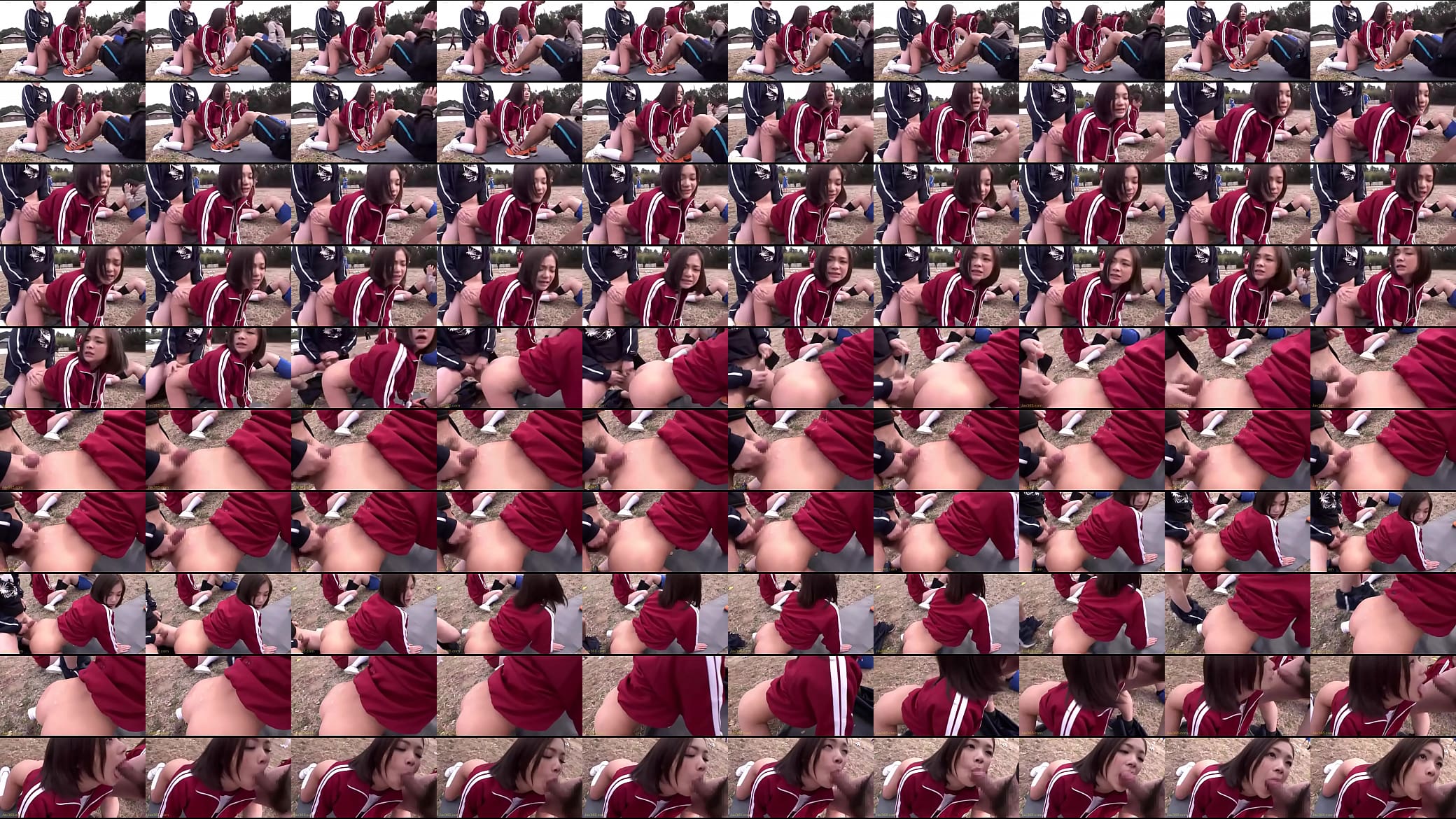 Fuck whit classmate in public 预览图